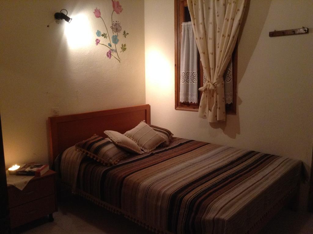 Menelaos Apartments เลโฟกาสโตร ห้อง รูปภาพ