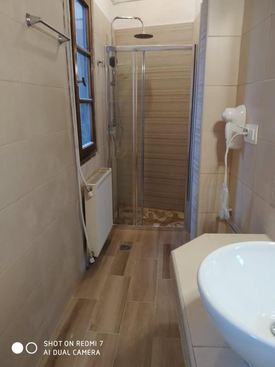 Menelaos Apartments เลโฟกาสโตร ภายนอก รูปภาพ