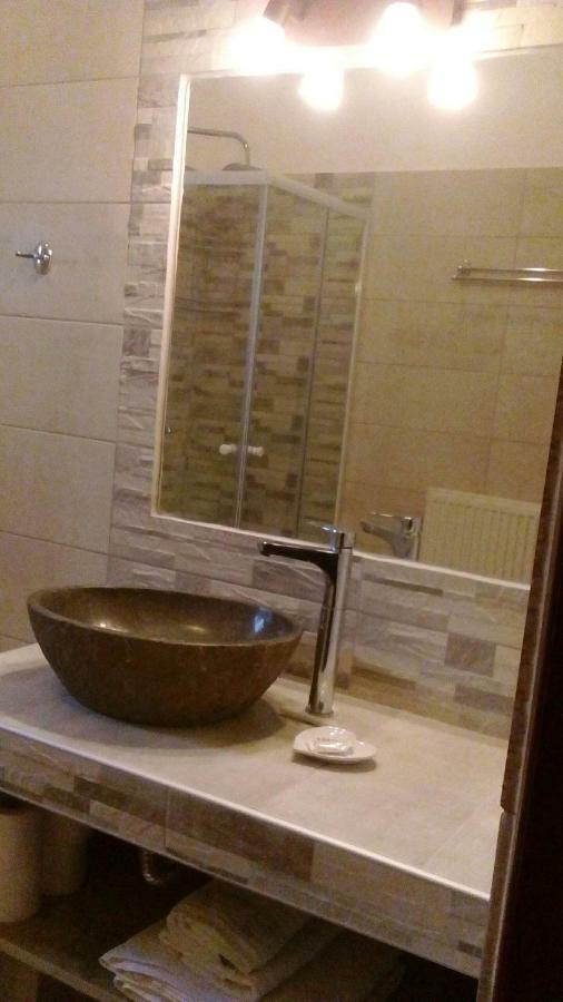 Menelaos Apartments เลโฟกาสโตร ภายนอก รูปภาพ
